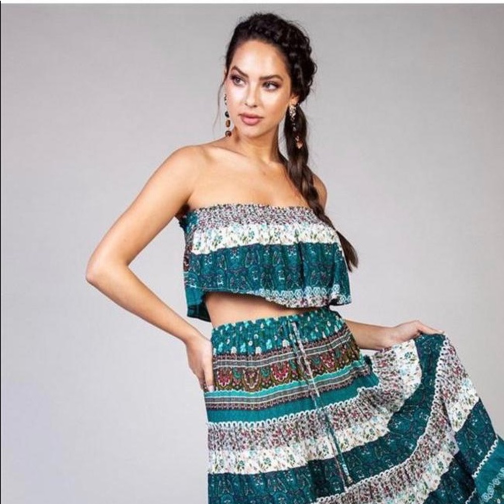 Set - Picture 2 of 3